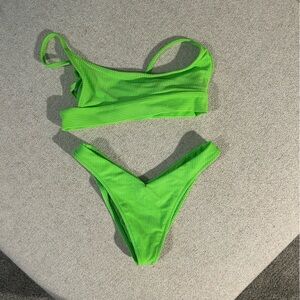 Frankie’s bikini set size xs
